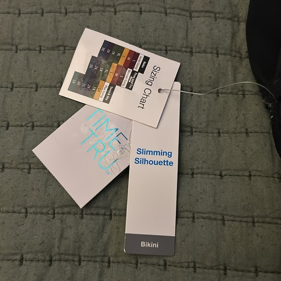 Time and Tru Women's and Women’s Plus Plunge V Neck One Piece Swimsuit - Picture 10 of 12